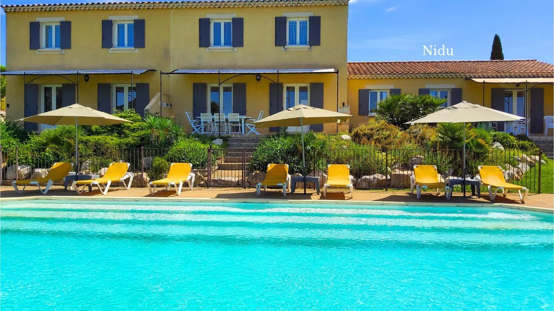 Gite Paradizu, Vue Imprenable En Provence Le Barroux 0*,  France