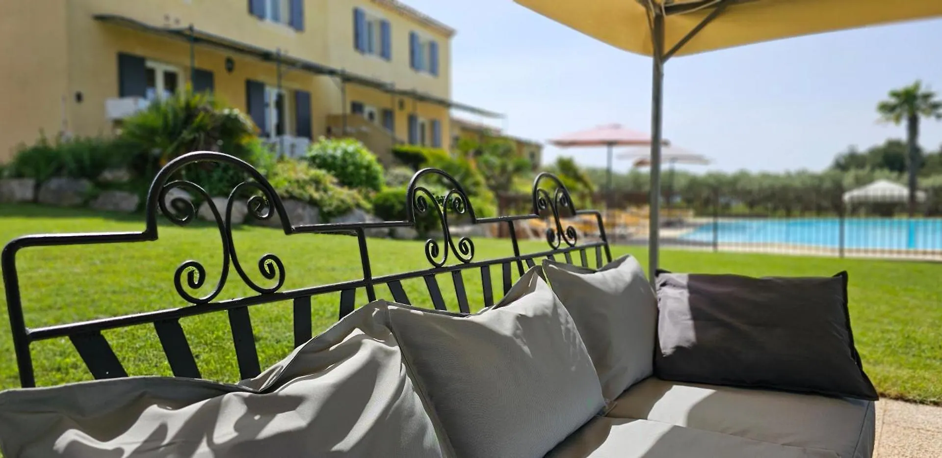 Holiday home Gite Paradizu, Vue Imprenable En Provence Le Barroux France