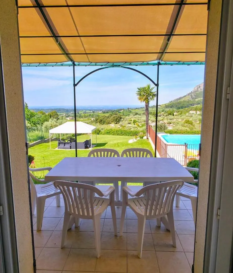 Gite Paradizu, Vue Imprenable En Provence Le Barroux 0*,  France